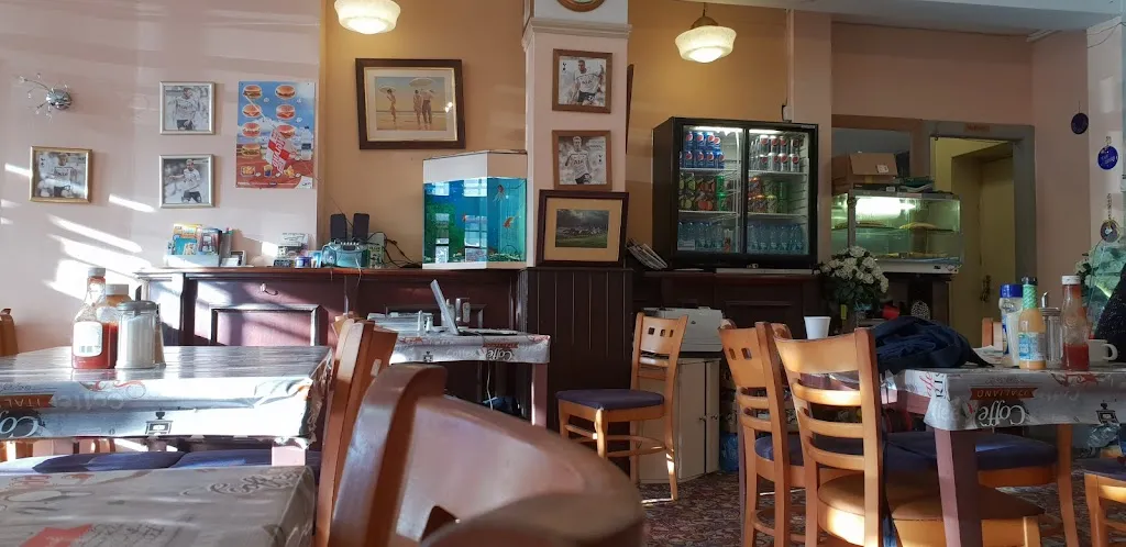 Roy's Café