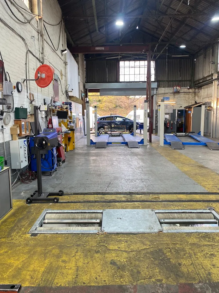 S&S REPAIR & MOT CAR CENTRE LTD