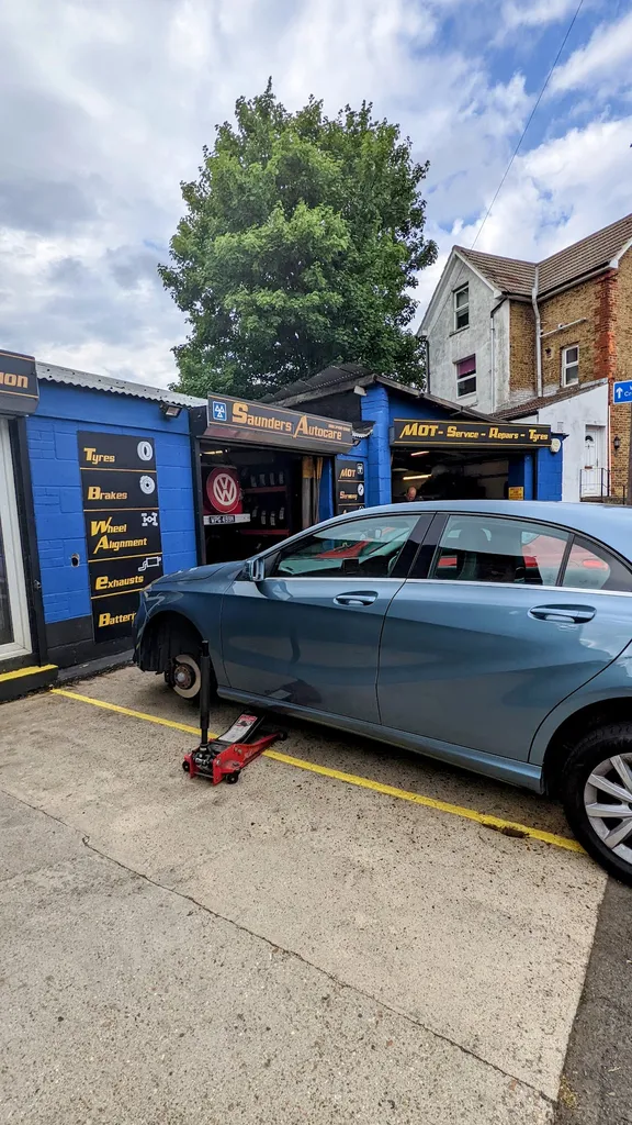 Saunders AutoCare Ltd