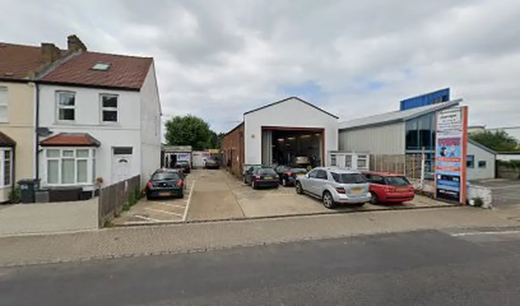 Saxons Car and Van Rental