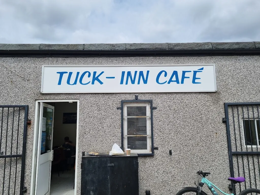 Tuck in cafe