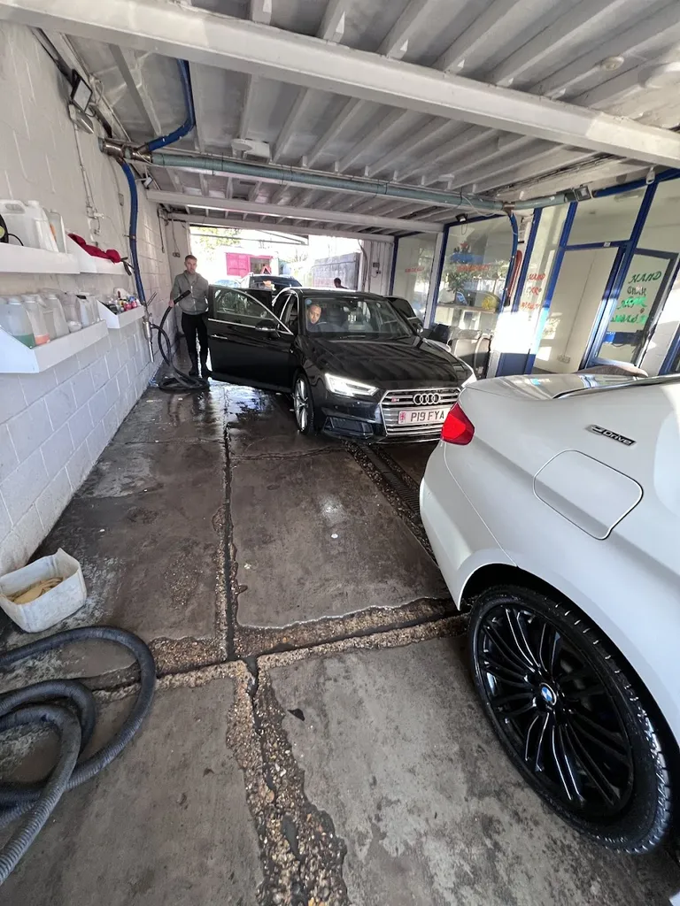Tushi’s Hand Carwash
