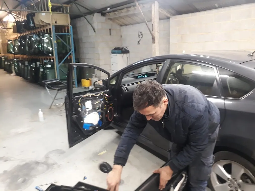 Unique Car Glass Services
