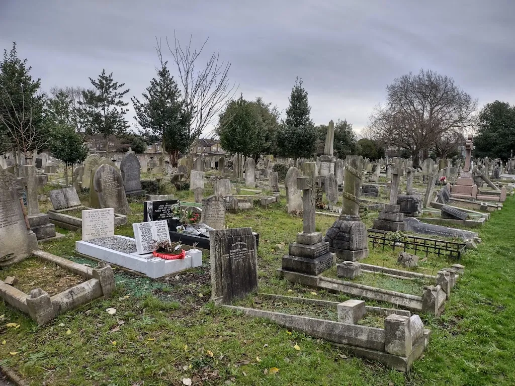 Walthamstow (Queens Road) Cemetery