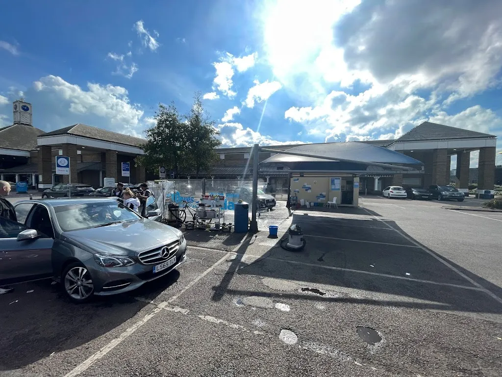 Waves Hand Car Wash Lea Valley