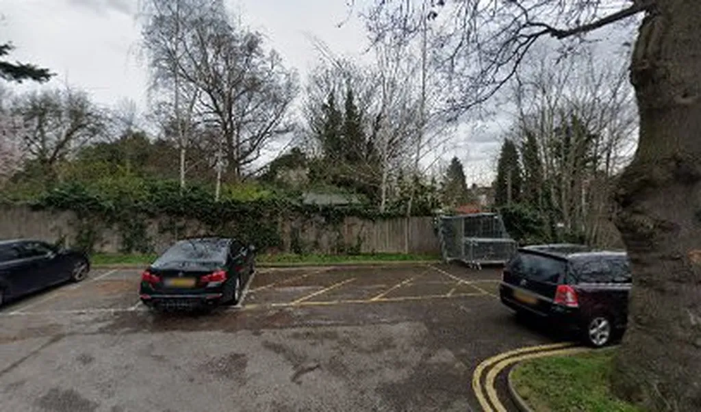 We Buy Any Car Palmers Green Station