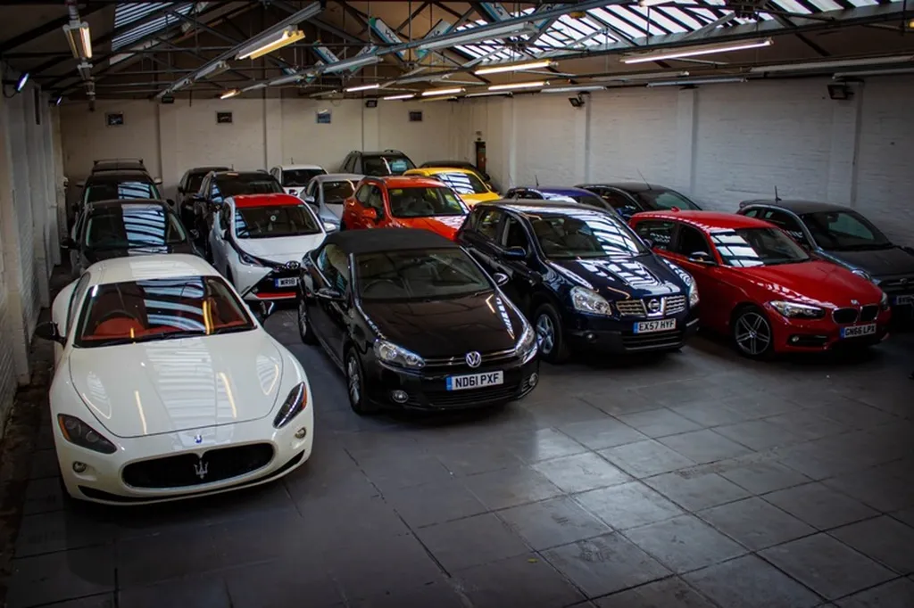 White Stripe Motors