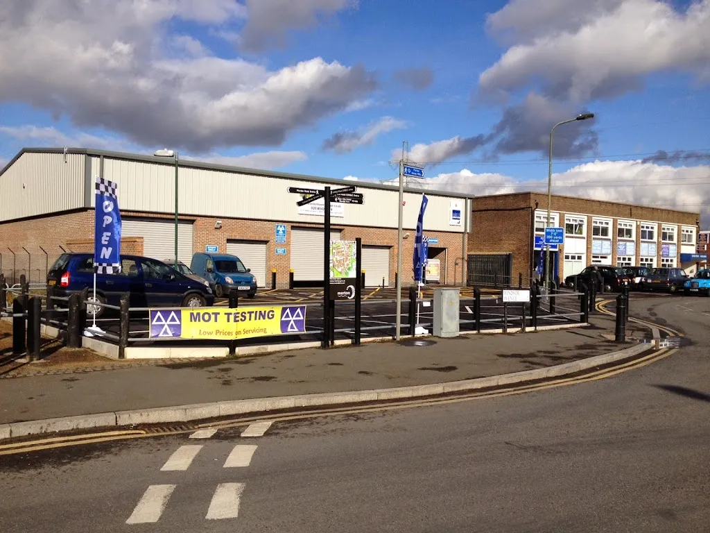 Wimbledon Town Garage