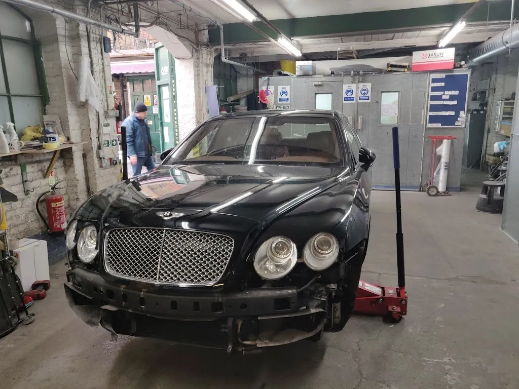 Woodstock Motors - Bodyshop & Wheel Refurbishment