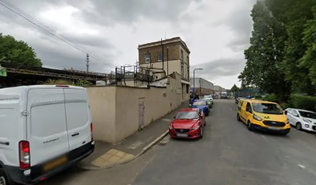 Woolwich Autos