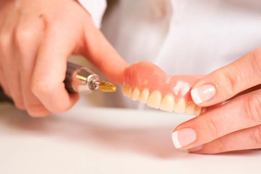 Clinique Dental Laboratories