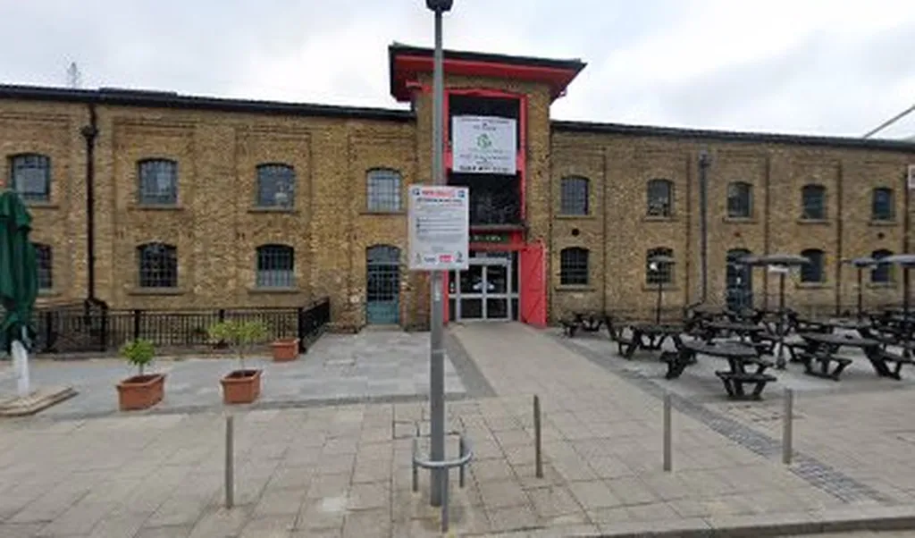 Collectif - Head Office
