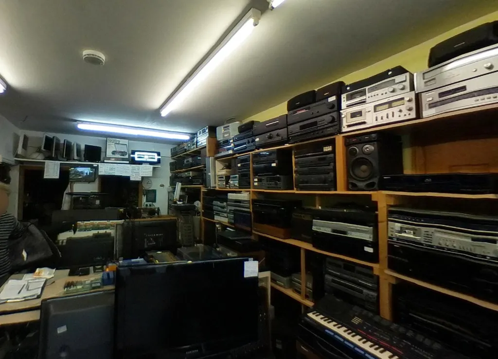 Damas Electronics London