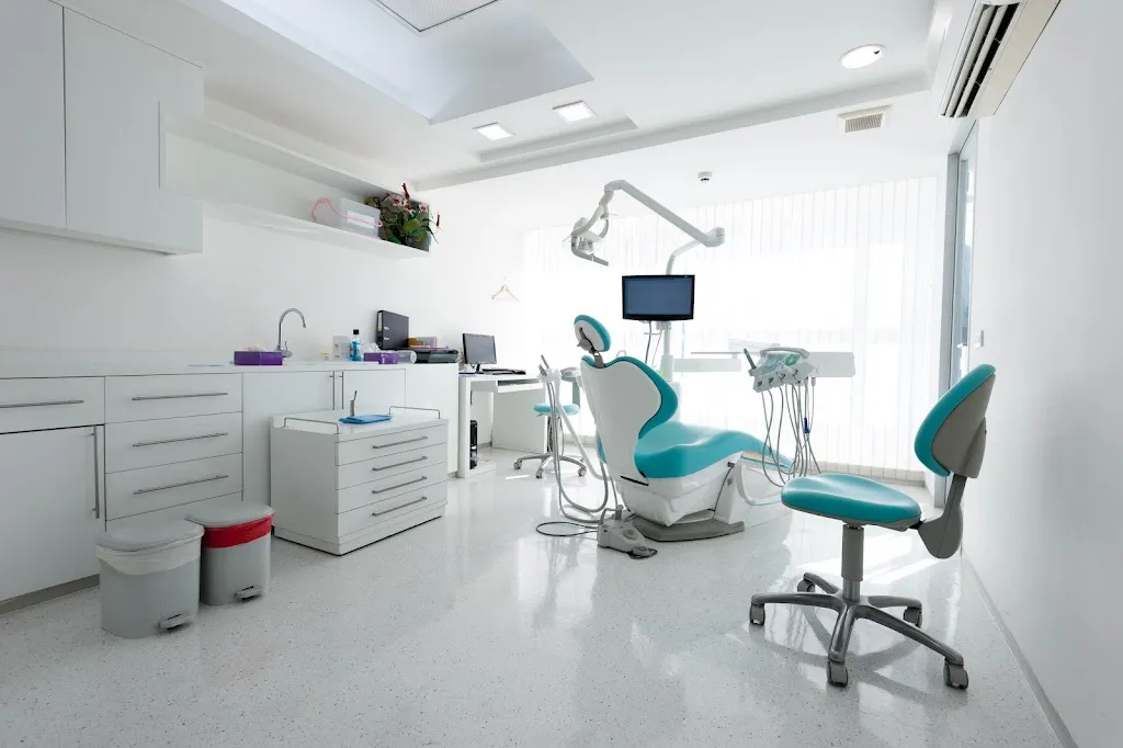 Dentist Acton (Ealing) Roxdental