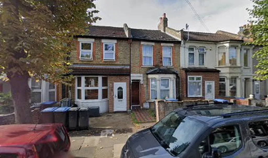 DMB Electricians Ponders End