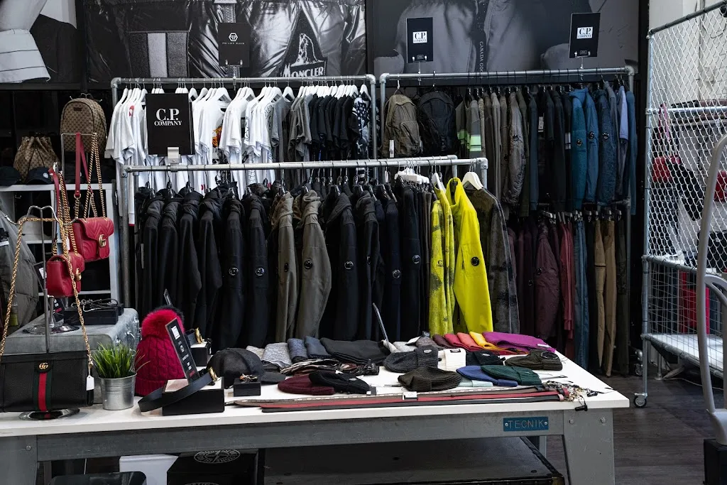 DPUS Outlet Ltd