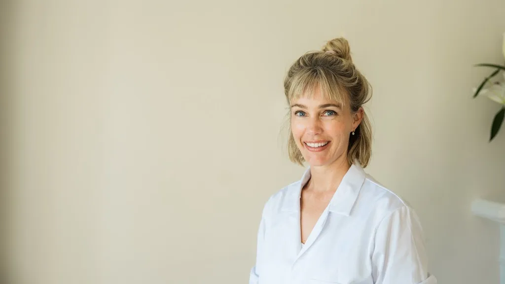 Dr Alexis Zander