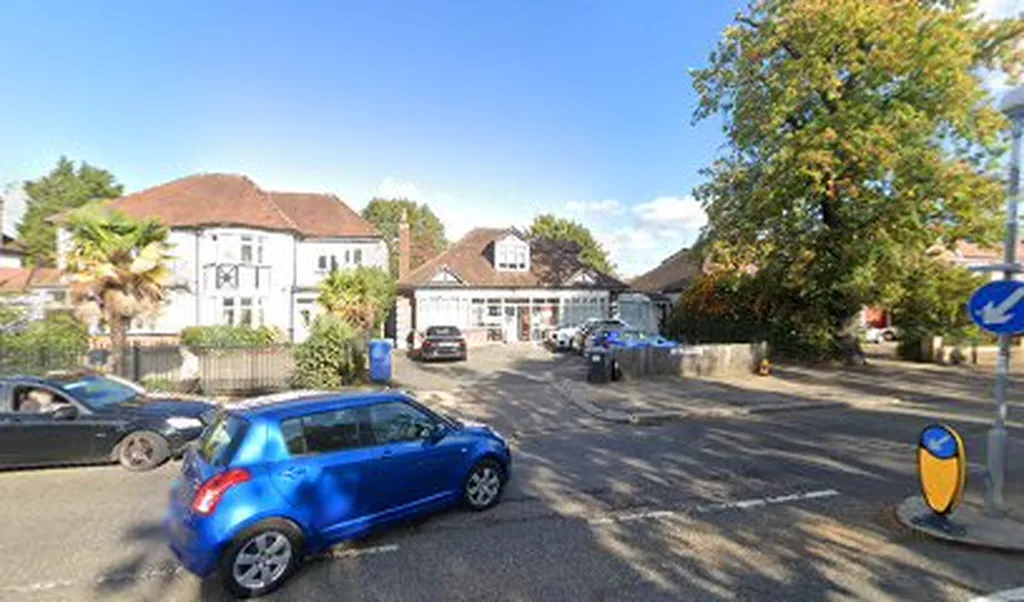 Dr B B Geffin - Southgate Surgery