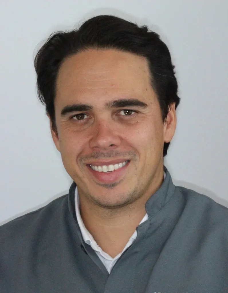 Dr Diogo Silveira. Dentist in Battersea
