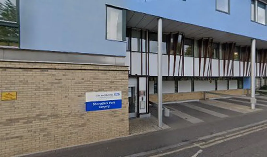 Dr J Darkwah - Hoxton Surgery