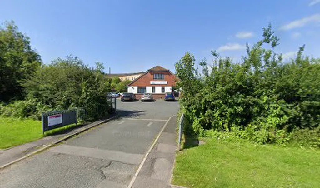 Dr M I M Davis - Summerlands Surgery