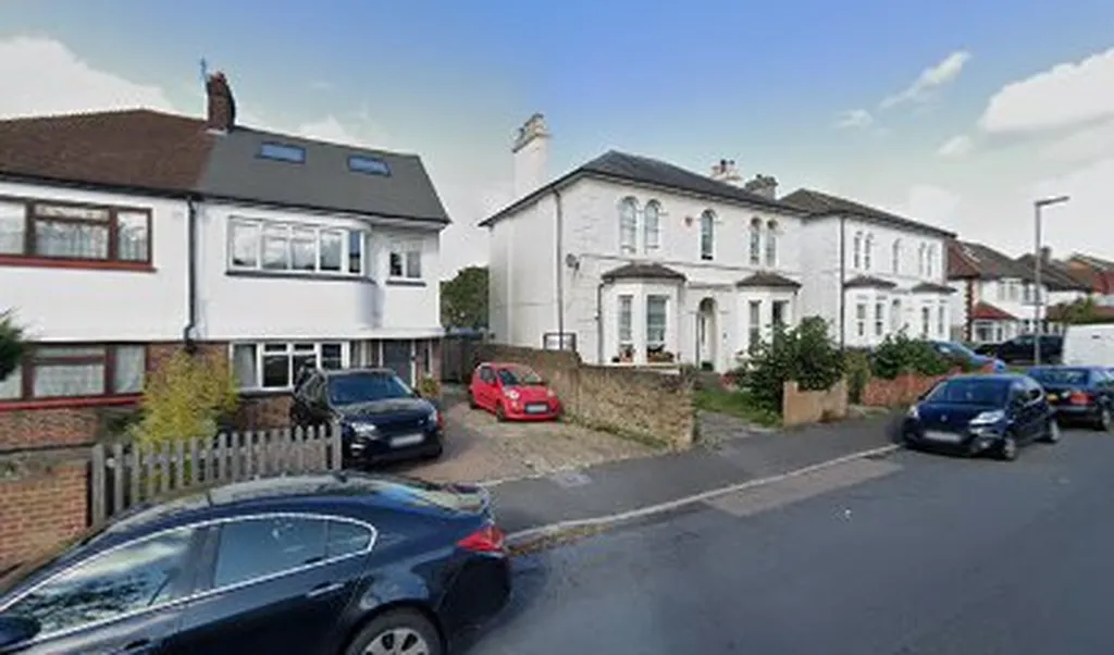 Dr R Toosy - Park Road Surgery