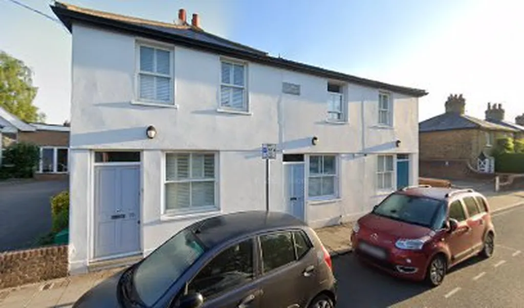Dr S I Livingston - Longrove Surgery