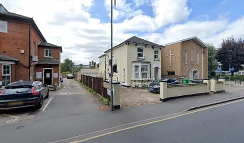 Dr S K Pui - Fairhill Medical Practice ( Fairfield Branch )