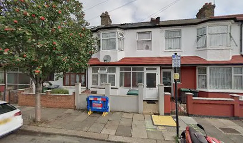 Dr S Ratnam - Dowsett Road Surgery