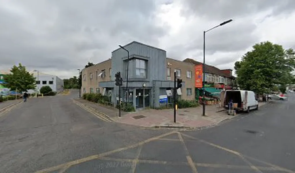 Dr S Sivakumar - The Vale Surgery