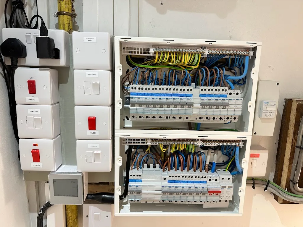 Electrician Network (UK) Ltd