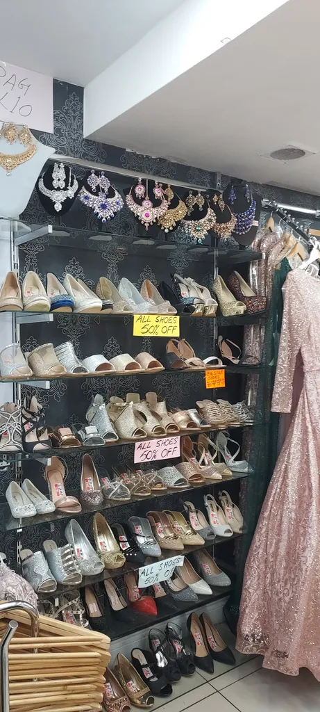 Fashion & Glamour Fashion 4 Less