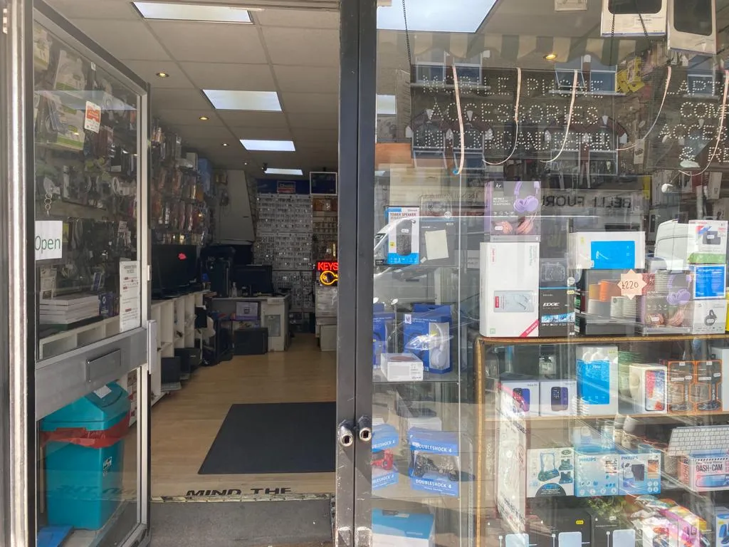 FutureTech (Mobile Phone, Laptop Repairs, Key Cutting & lock Replacement ) call outs available T&Cs