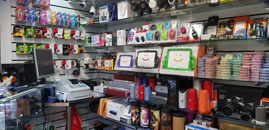 Gadget Store Ltd (Stratford Center Market Village )