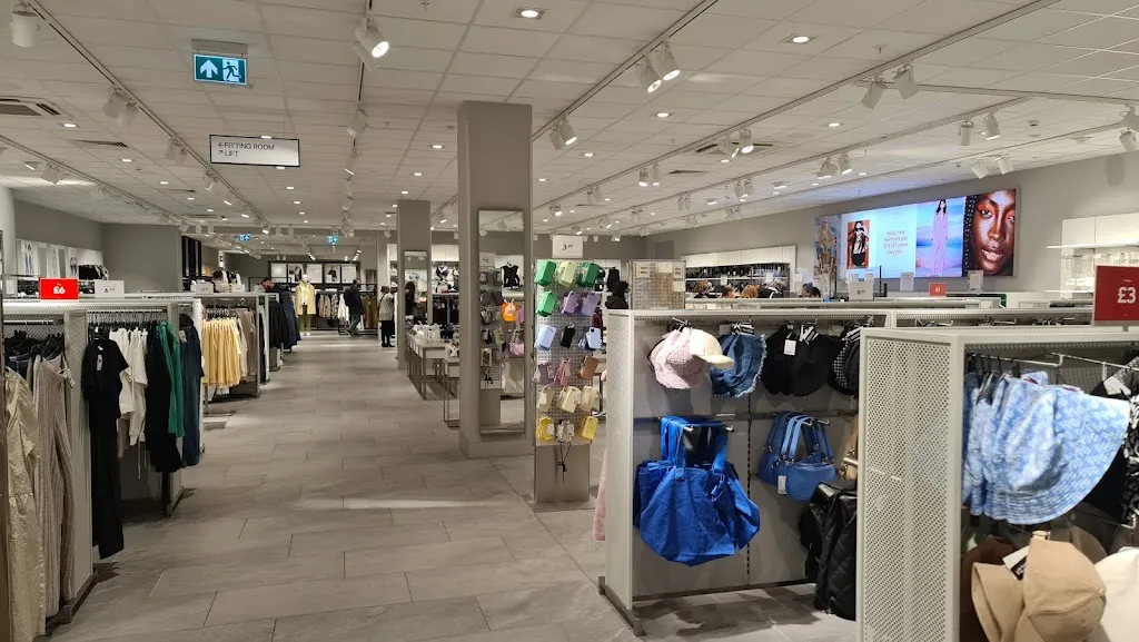 H&M