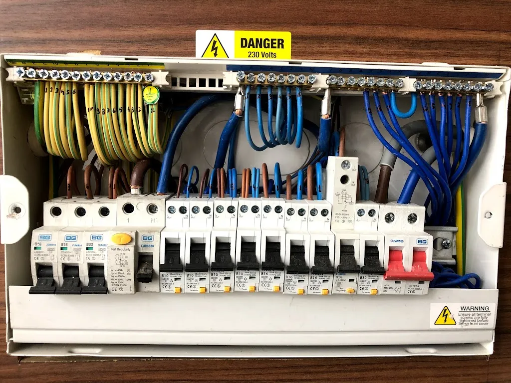 Leon Electricians LTD
