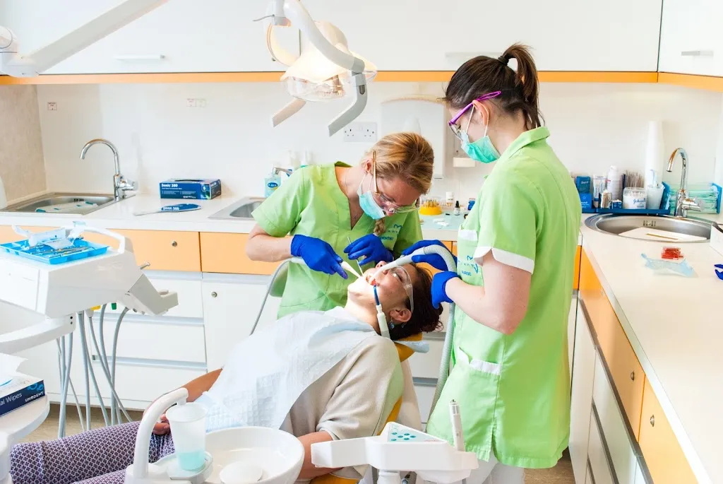 London Dental Implant