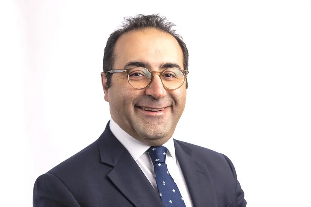 Mr Alireza Shoakazemi - AS Neurosurgery