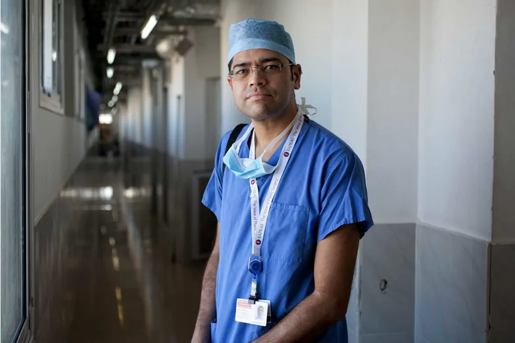 Mr Naveen Cavale - Real Plastic Surgery