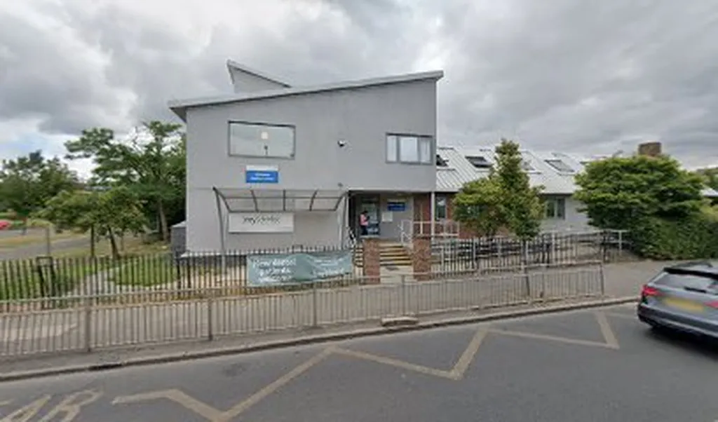 mydentist, Wideway, Mitcham