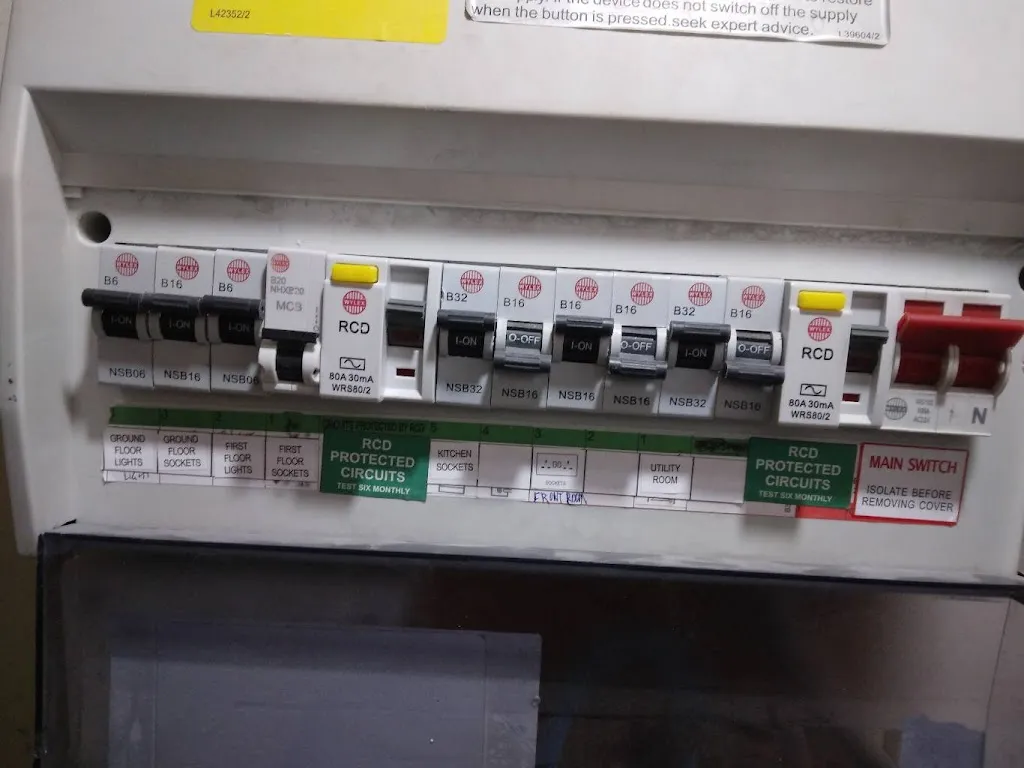 N3 Electrician Church End