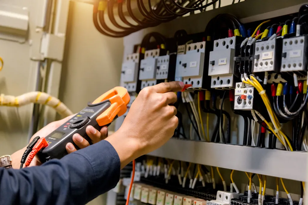 Springbank Electrical Services - Electricians in Woodford Green