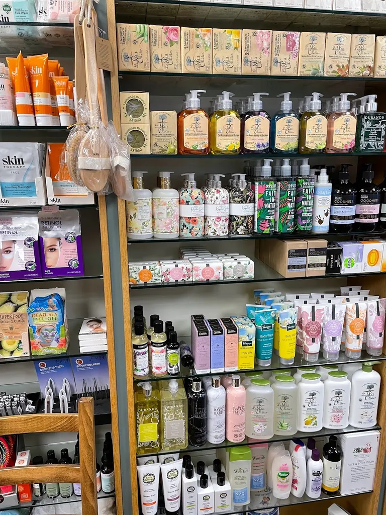 ST PETERS PHARMACY: Travel PCR Tests £79 & Vaccine Clinic In Islington N1