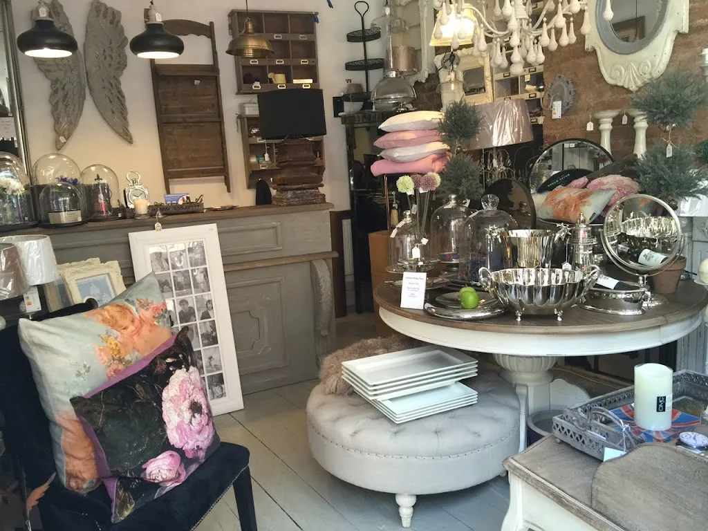 Allissias Attic