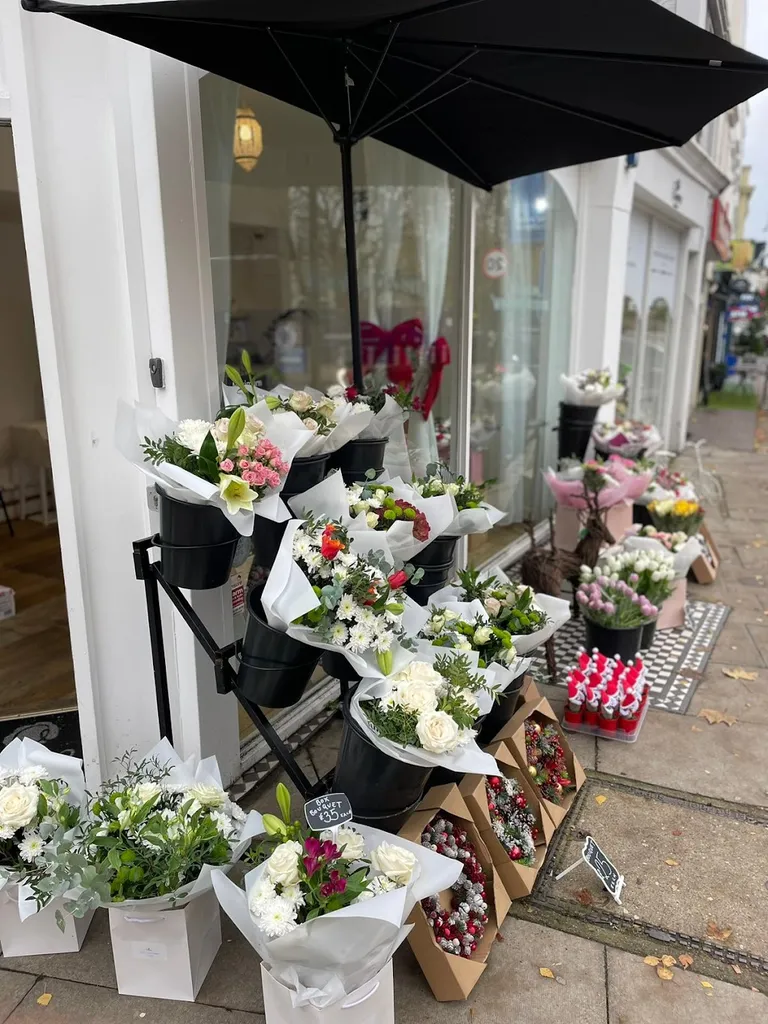 Ameera London Coffee & Flowers