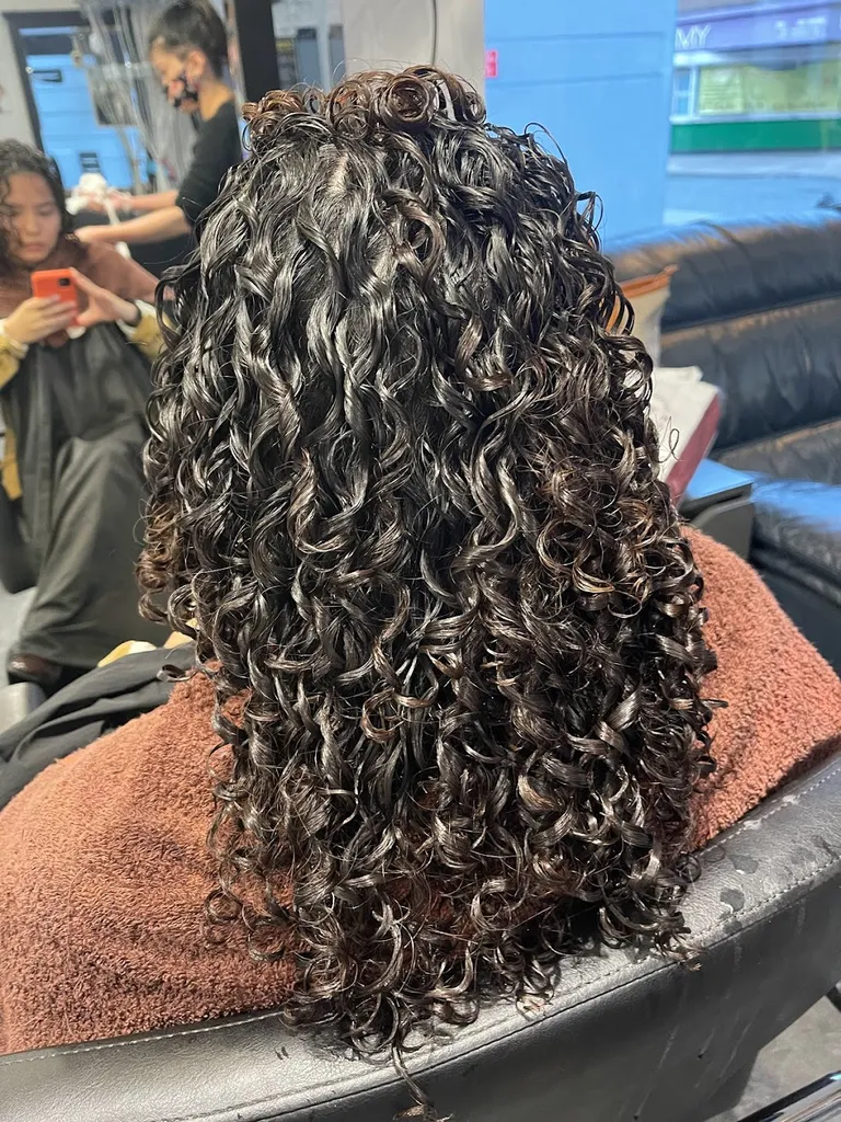 ARUKEN HAIR AND BEAUTY SPA
