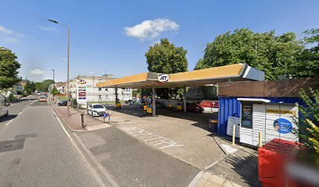 Ascona Thamesmead Service Station