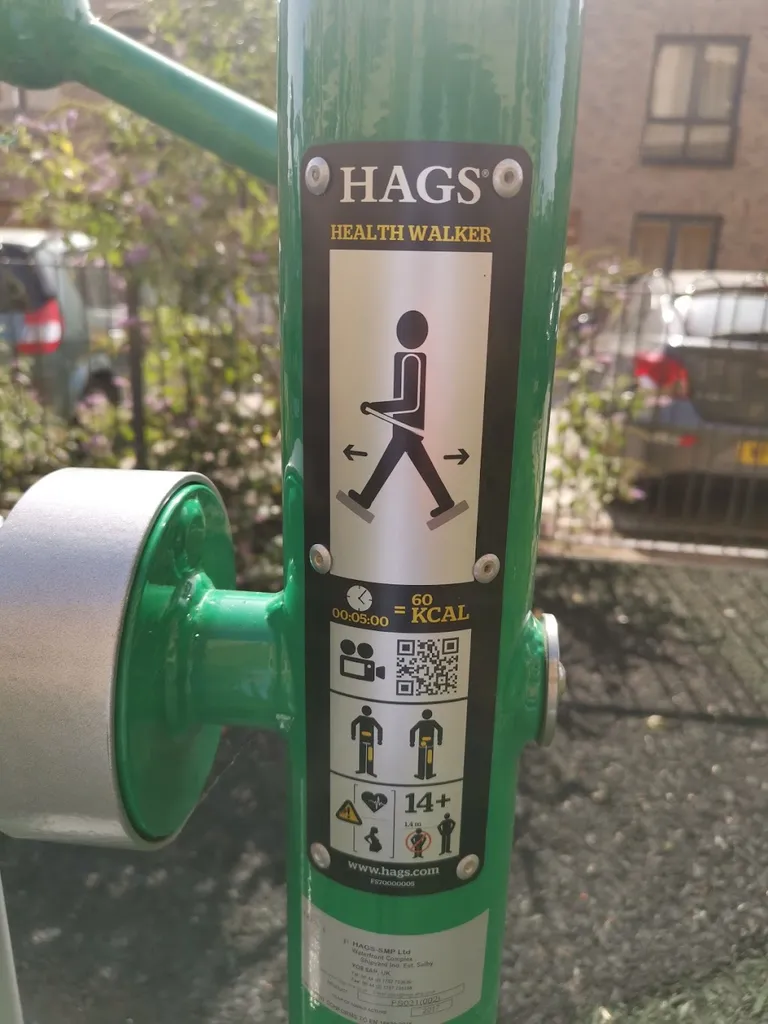 Baynes Crescent Outdoor Gym