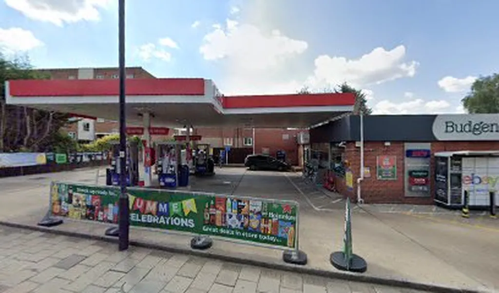 Budgens MRH Streatham Petrol