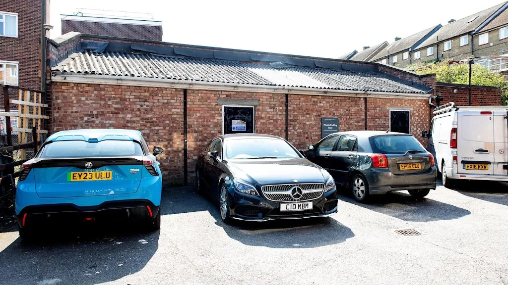 Co-op Funeralcare, Hornchurch